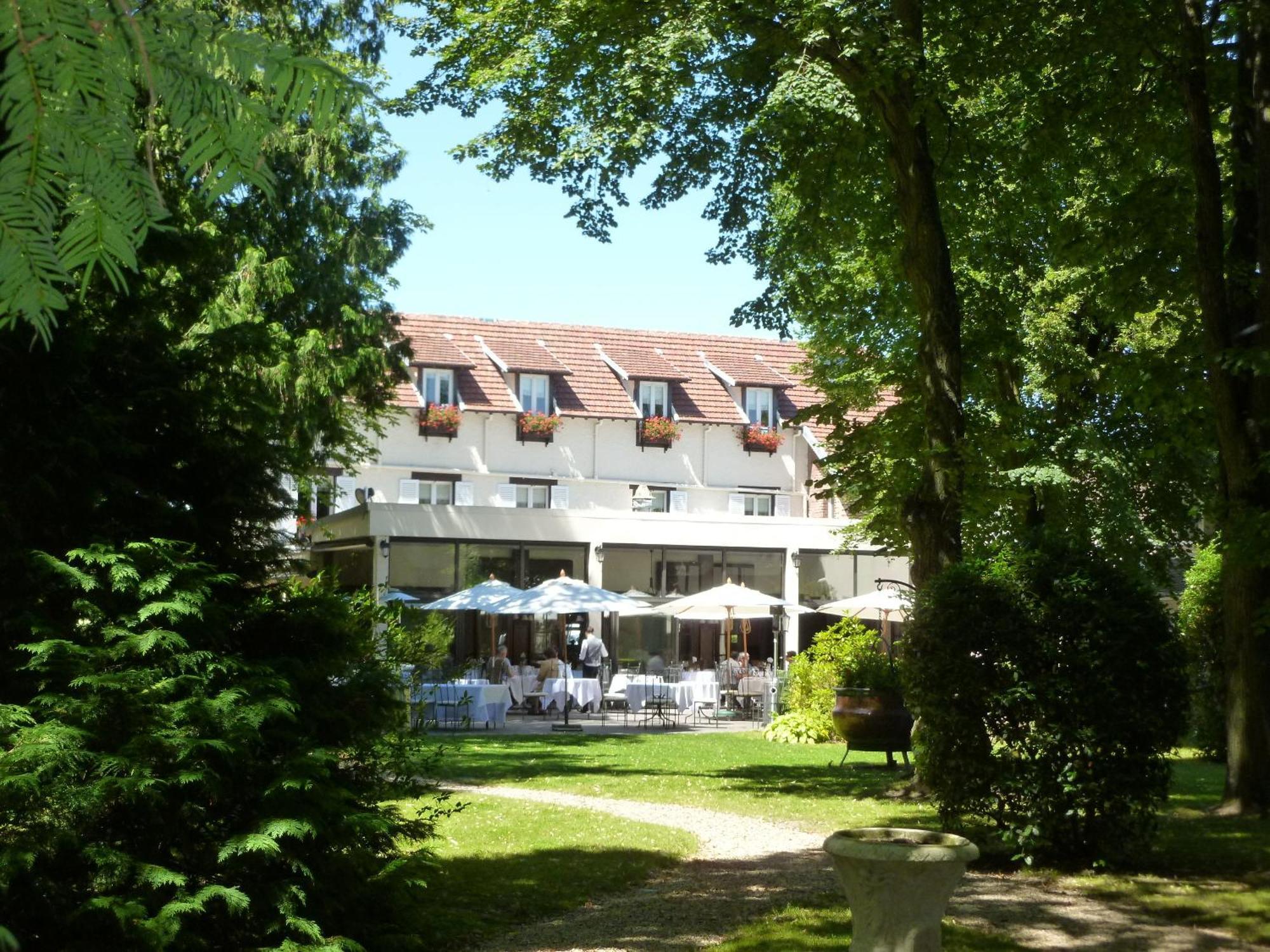 Hostellerie Du Royal Lieu Compiegne Exterior photo