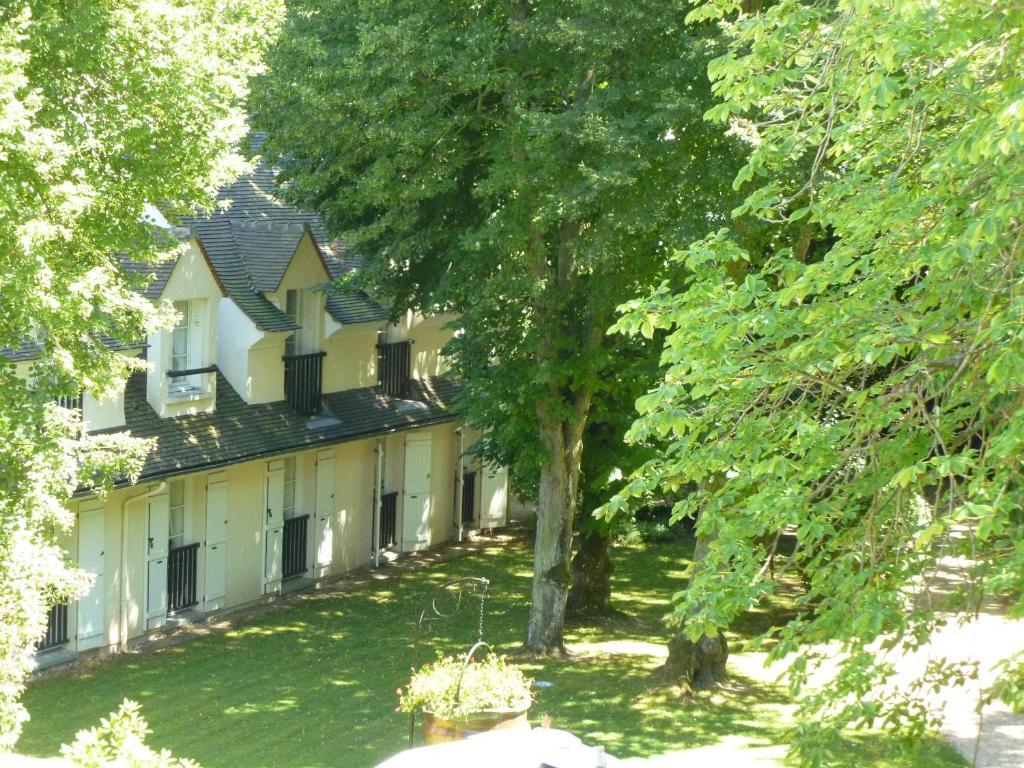 Hostellerie Du Royal Lieu Compiegne Room photo